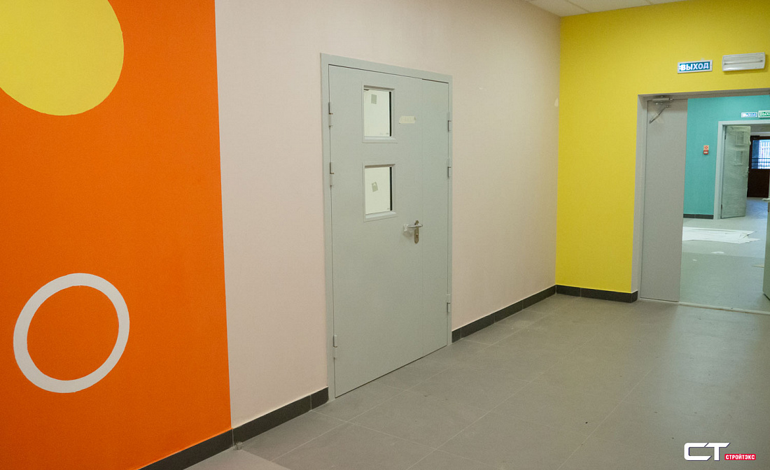 ДПМ-2 EIS60 300х400мм с фрамугой и накладкой из нержавеющей стали